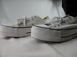 white converse women size 7