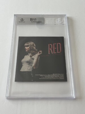 TAYLOR SWIFT RED Taylor's Version AUTOGRAPHED CD Authenticated BAS
