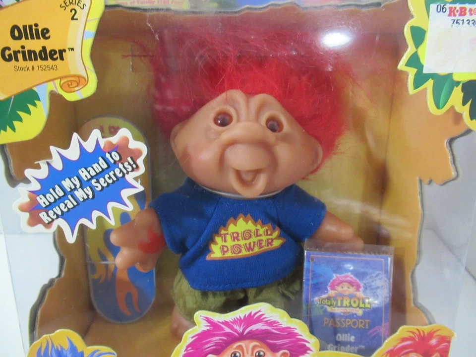 Playmates 2001 Muñeca Totally Troll Ollie Grinder Monopatín Pelo Rojo De Colección  Foto 4 de 4