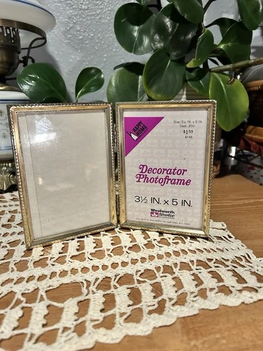 Vintage Woolworth Woolco Happy Homes Double Picture Frame. 3 1/2 X 5 Gold Tone