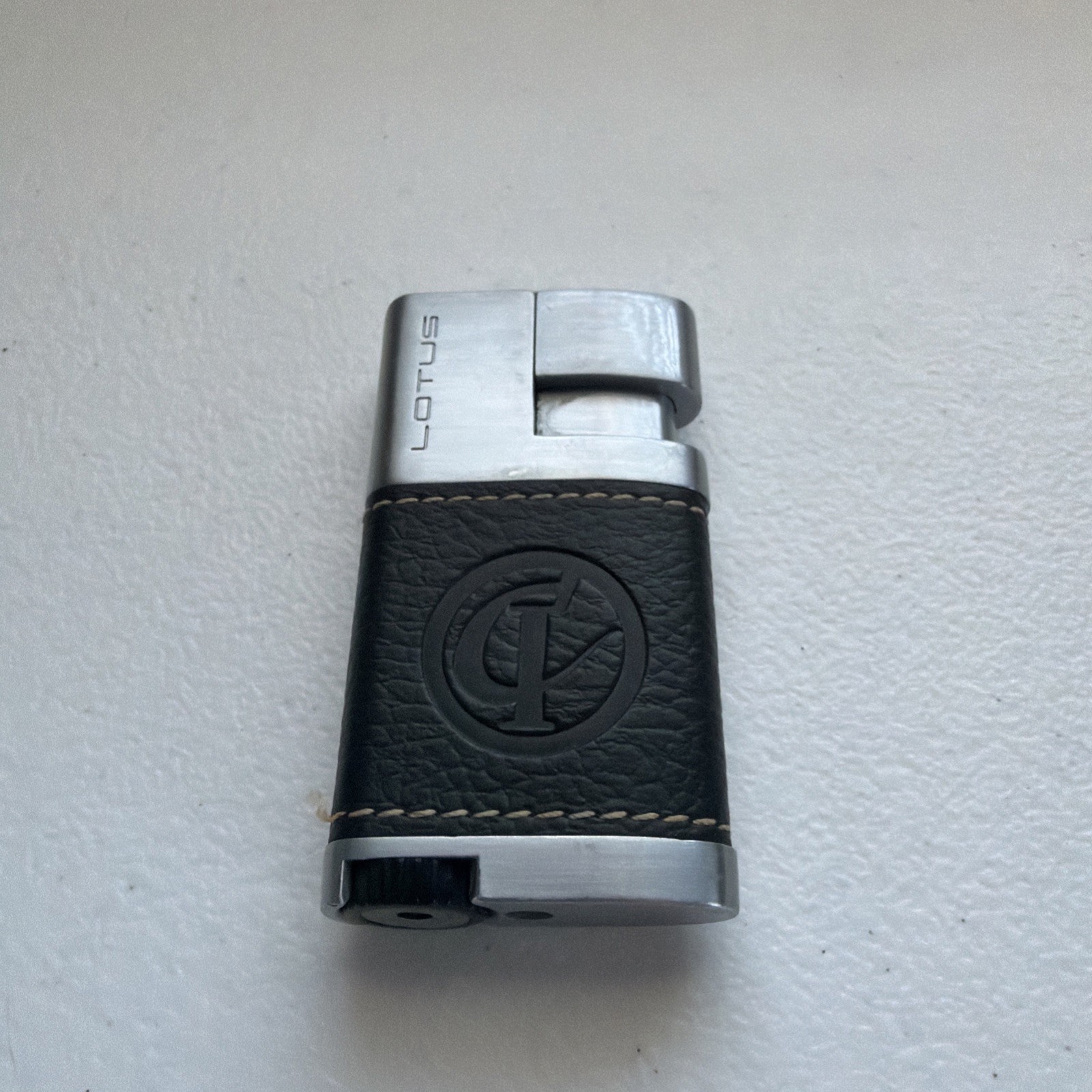 With Leather Grip &ndash; Butane Refillable