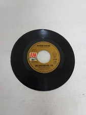 45 RPM Vinyl Record The Checkmates, LTD with Sonny Charles Proud Mary VG