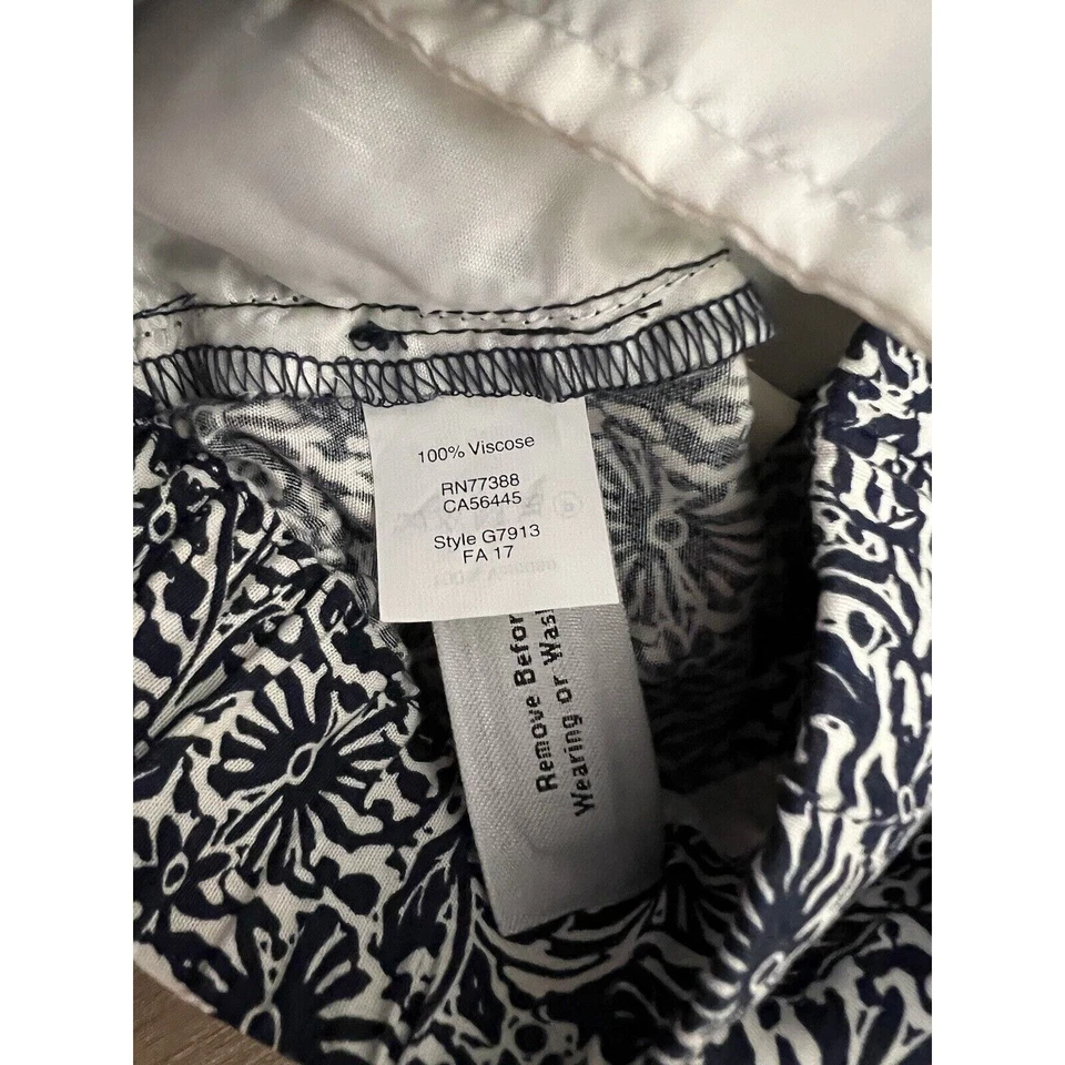 Pantalones cortos para mujer Madewell azul marino y blanco con estampado floral talla pequeña Foto 4 de 4