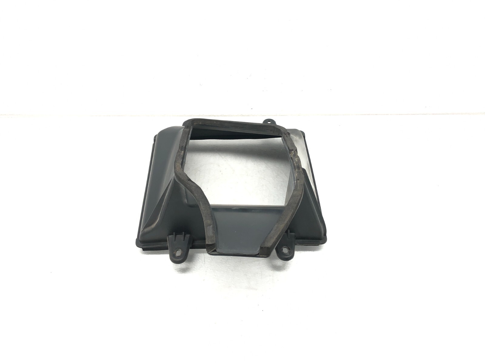 2017-2020 MASERATI LEVANTE 3.0L V6 TURBO INTERCOOLER AIR DUCT OEM
