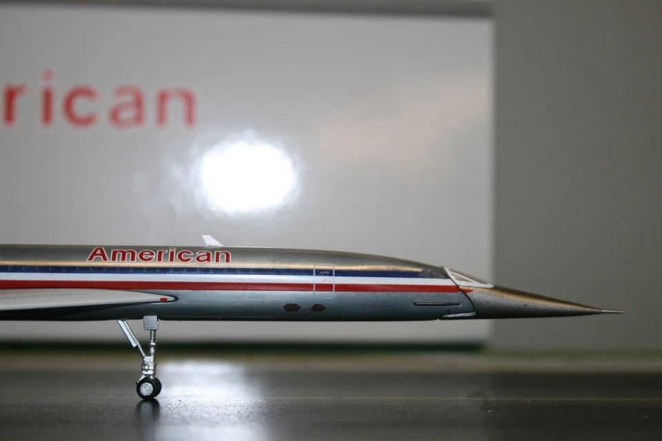JC Wings 1:200 American Airlines Concorde N191AA (FX2001) Die-Cast Model Plane - Image 2 of 4