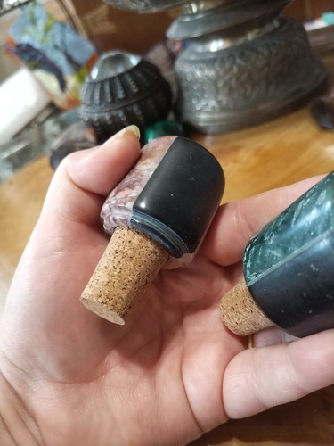 Vintage 1990s wine bottle stoppers. Red, green, & black marble stone with cork - Picture 4 of 6