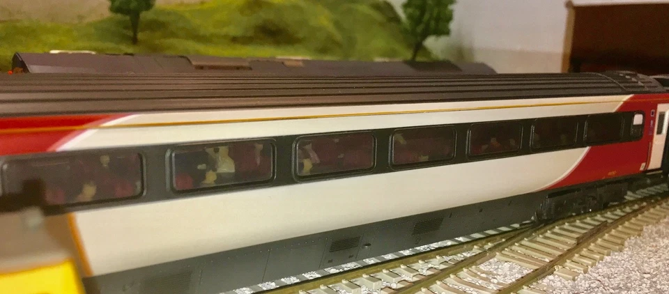 UK 100x Sitting Figures Passengers for inside train/car/bus - for Hornby OO HO - Image 4 of 4