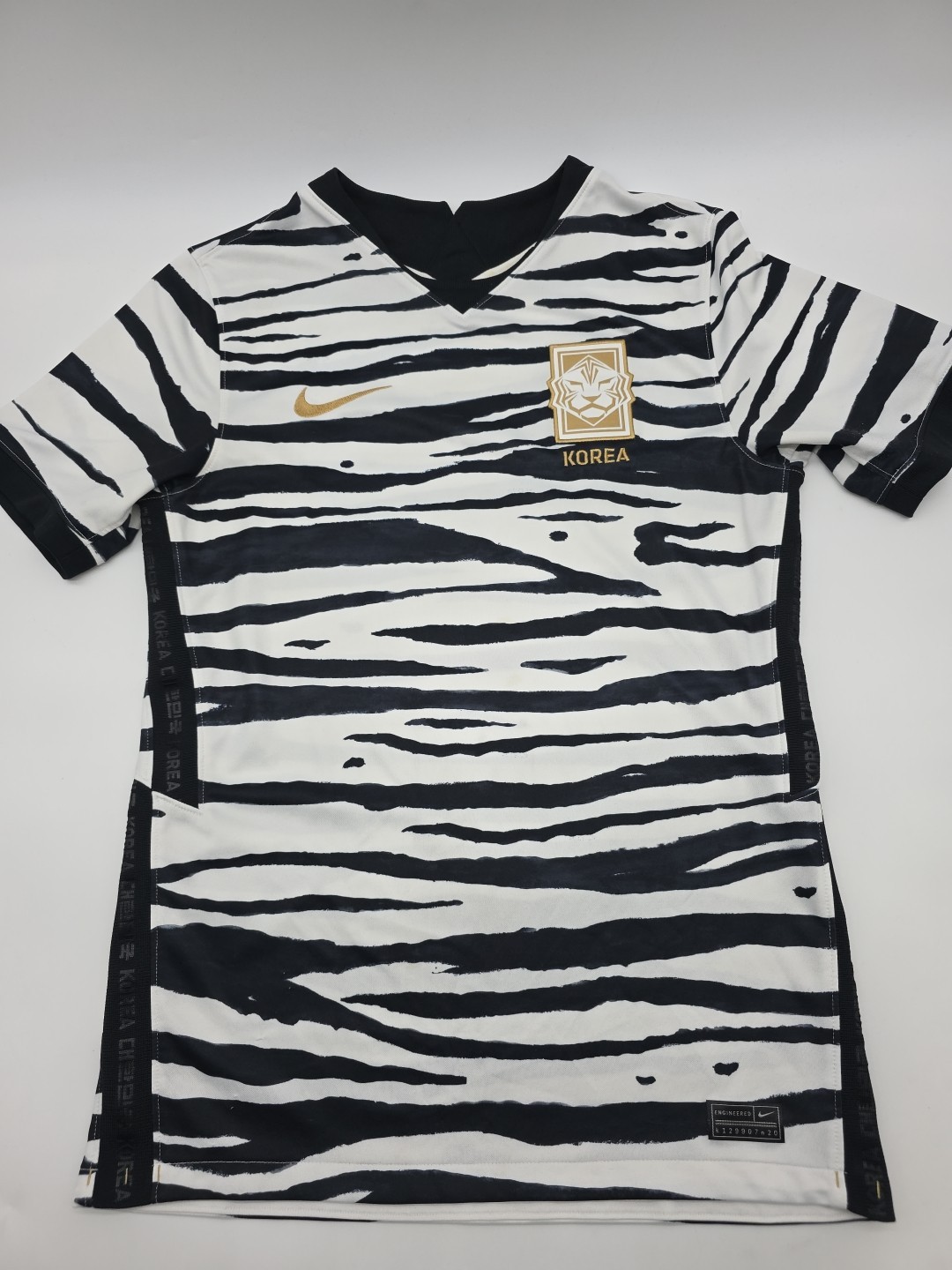 Nike 2020/2021 South Korea Away Kit Zebra Stripes Soccer Jersey - Size S.#46458