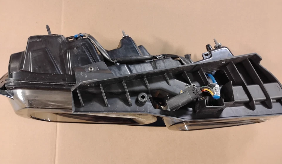 2020 Chevrolet SS Camaro LED Tail Light RIGHT SIDE Passenger Taillight 84725130 - Imagem 2 de 4