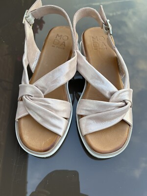 moda in pelle rose gold sandals