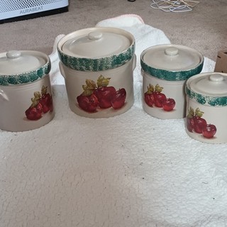 4 Piece Ceramic Canister Set w/ Lids Fruit Apple shaker and thangs