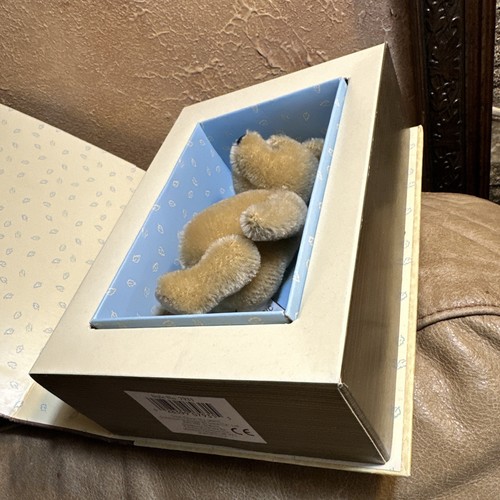 Vintage GUND Classic Pooh Bear in a Book Box Never Used High Quality Plush Nice - Picture 9 of 21