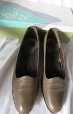 Selby Sacha Taupe womens Shoes 10 SS Narrow AA  Flats Loafers Leather Comfort