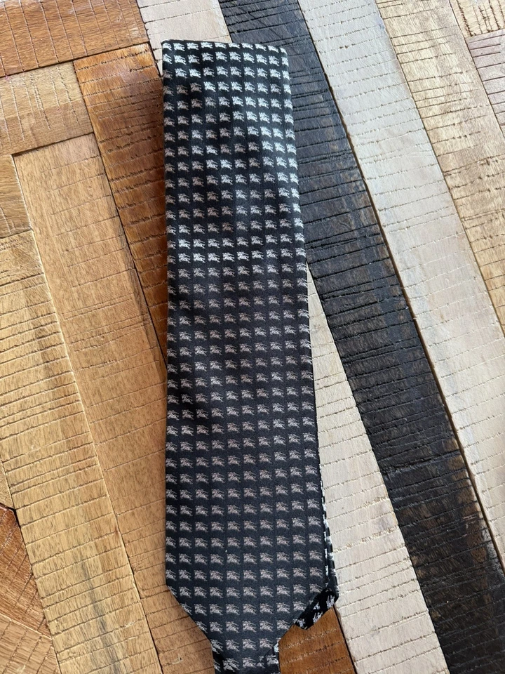 Burberry Krawatte Luxus Schwarz Silber gemustert Zustand Top wie Neu NP 270 - Bild 1 von 4