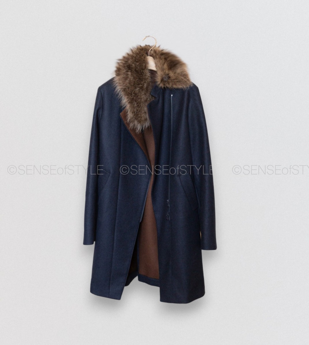 Brunello Cucinelli★Navy Puffer Jacket with Fox Fur Collar Brunello Cucinelli Puffer Jacket Down Jacket | THE LIST