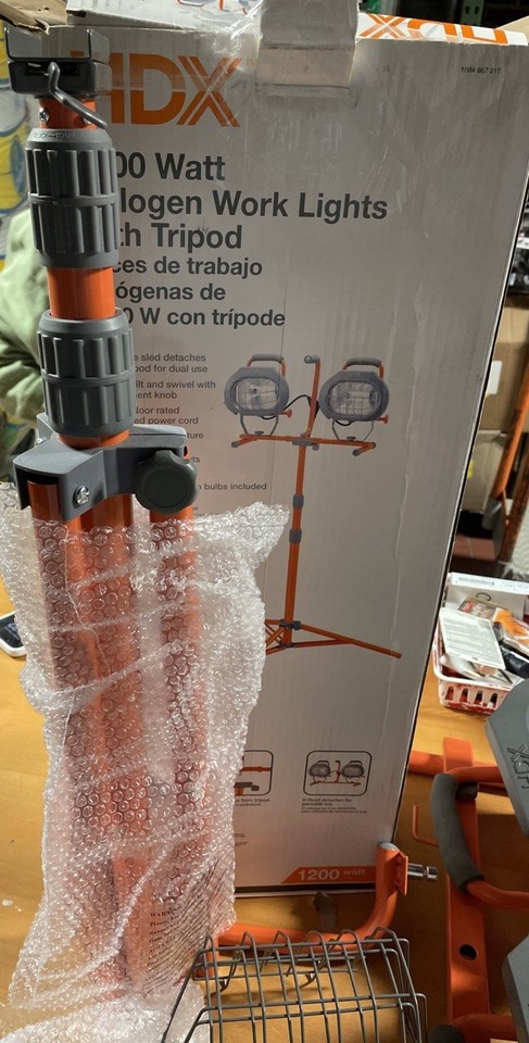 HDX 1200-Watt Halogen Tripod Work Light H1200DPT | eBay