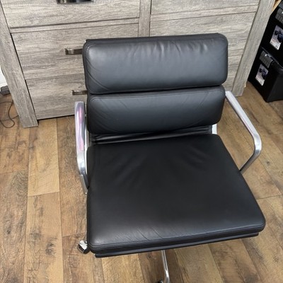Herman Miller Eames Padded Management Office Chair Black Leather