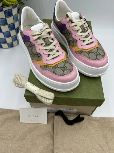 Baskets chunky femme Gucci GG Supreme pointure 39,5 fabriquées en Italie