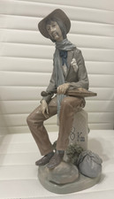 Lladro #4887 Violinist Touch Sitting on Stone Retired:  (1974-1981)