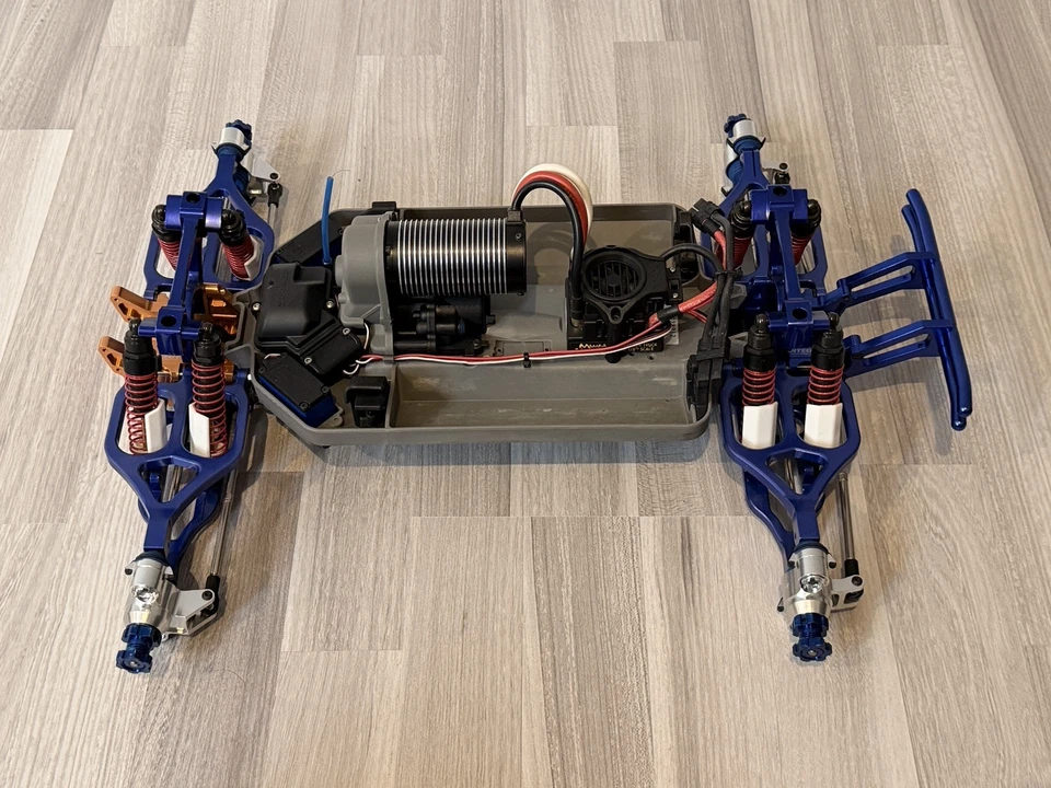 Traxxas E-Maxx 1:8 Brushless Monstertruck Integy Aluminium Castle Mamba -Unikat - Bild 3 von 4