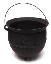 O. P & Company Cast Iron 3 Leg Kettle Pot with Handle OP & Company OP & Co