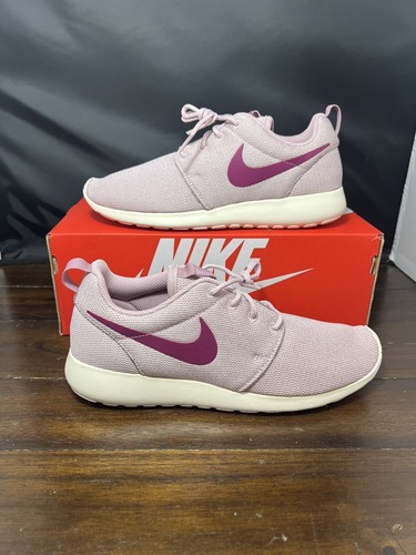 Nike Roshe One Running Shoes Size 9 Plum Chalk True Berry Comfort 844994 501