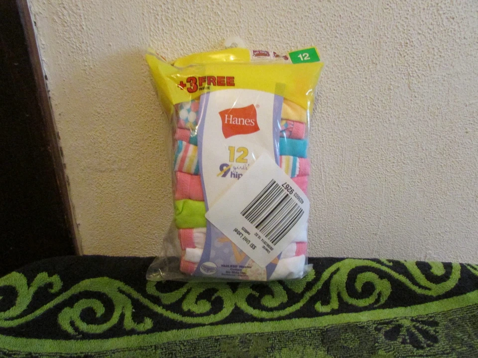 ** NEW! GIRLS HANES 12 PK. HIPSTERS. SOFT PRE-SHRUNK COTTON. SOLID/PATTERN. ** - Image 3 of 4