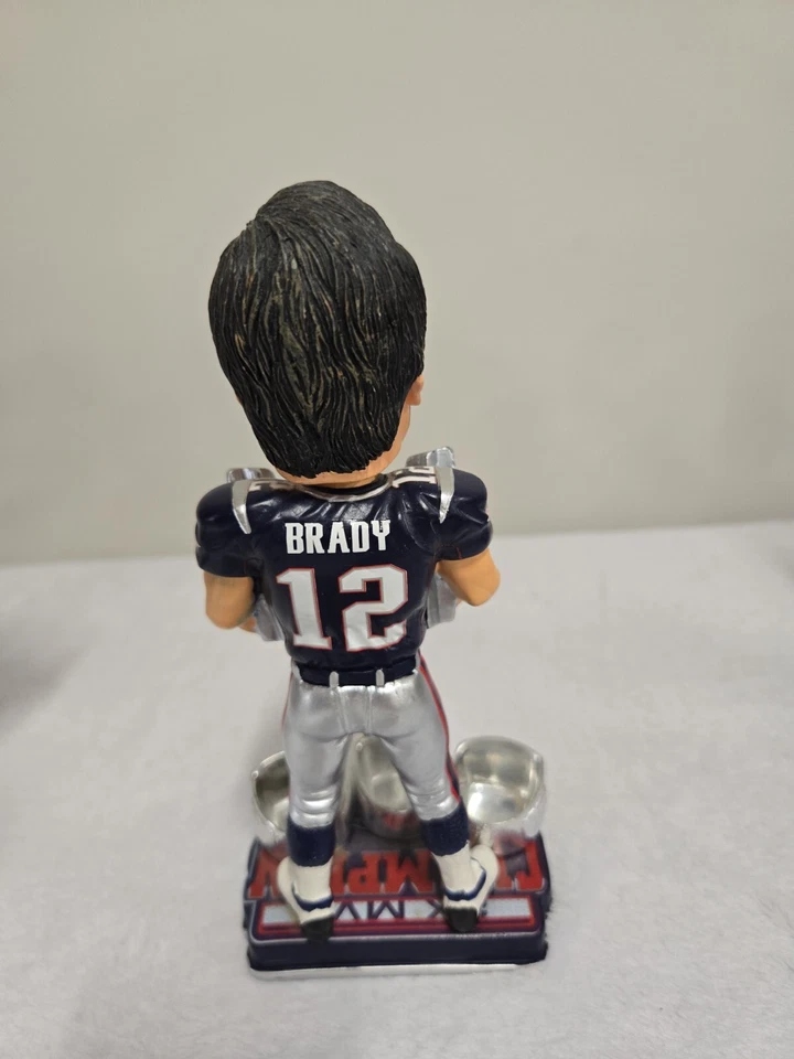 Anillos Bobblehead Patriots 14/300 de Tom Brady Forever Collectibles Foto 2 de 3