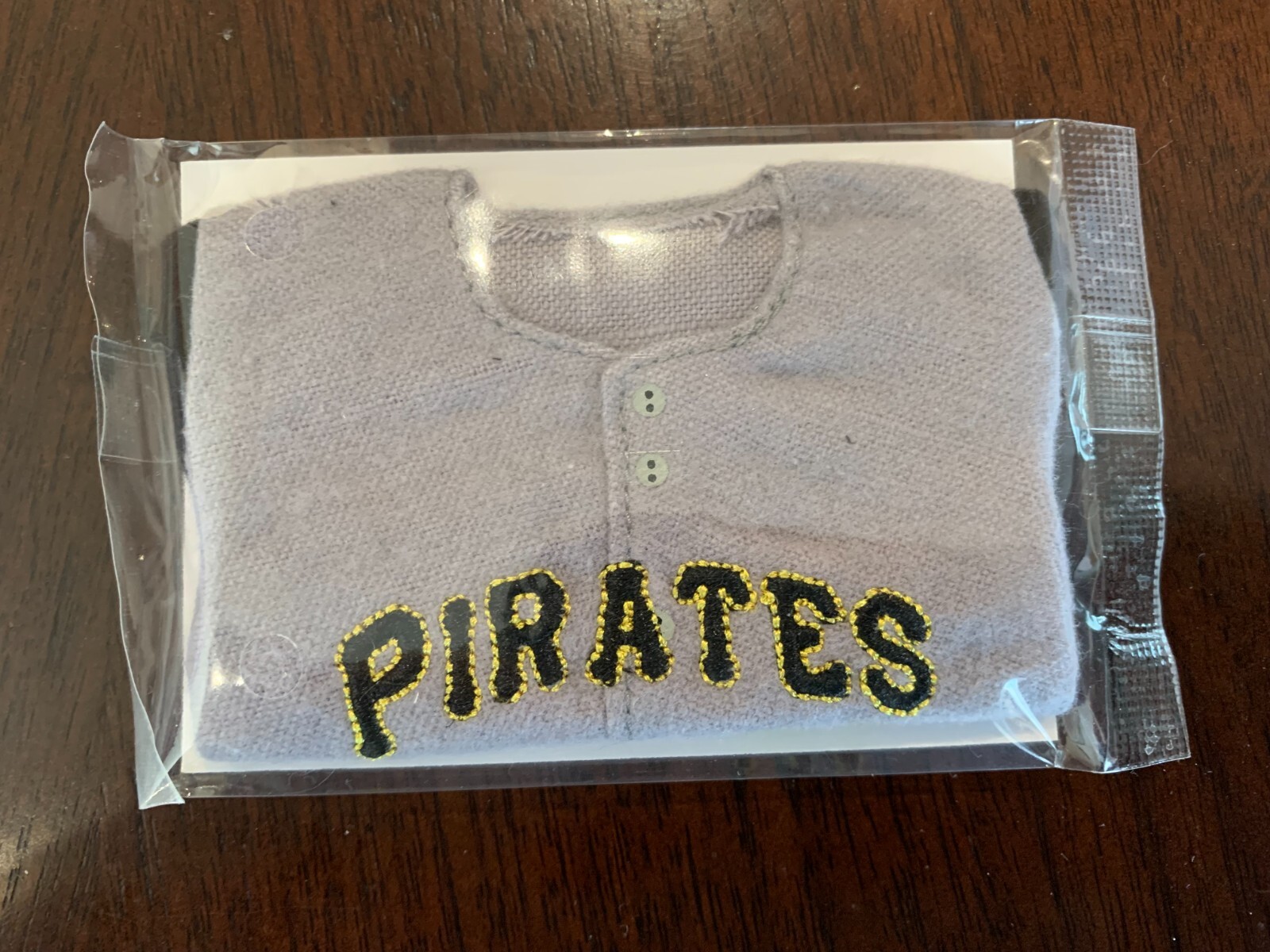 2005 UPPER DECK VINTAGE MINI JERSEY PIRATES ROBERTO CLEMENTE