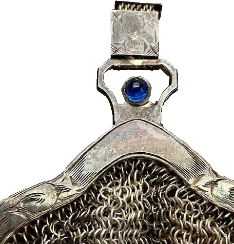 Antiguo bolso de noche Whiting & Davis de plata con eslabones de cadena de 1920 con aleta con zafiro Foto 2 de 4