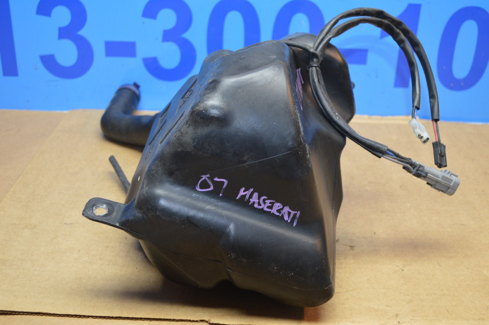 2007 M139 MASERATI QUATTROPORTE WINDSHIELD WASHER RESERVIOR TANK