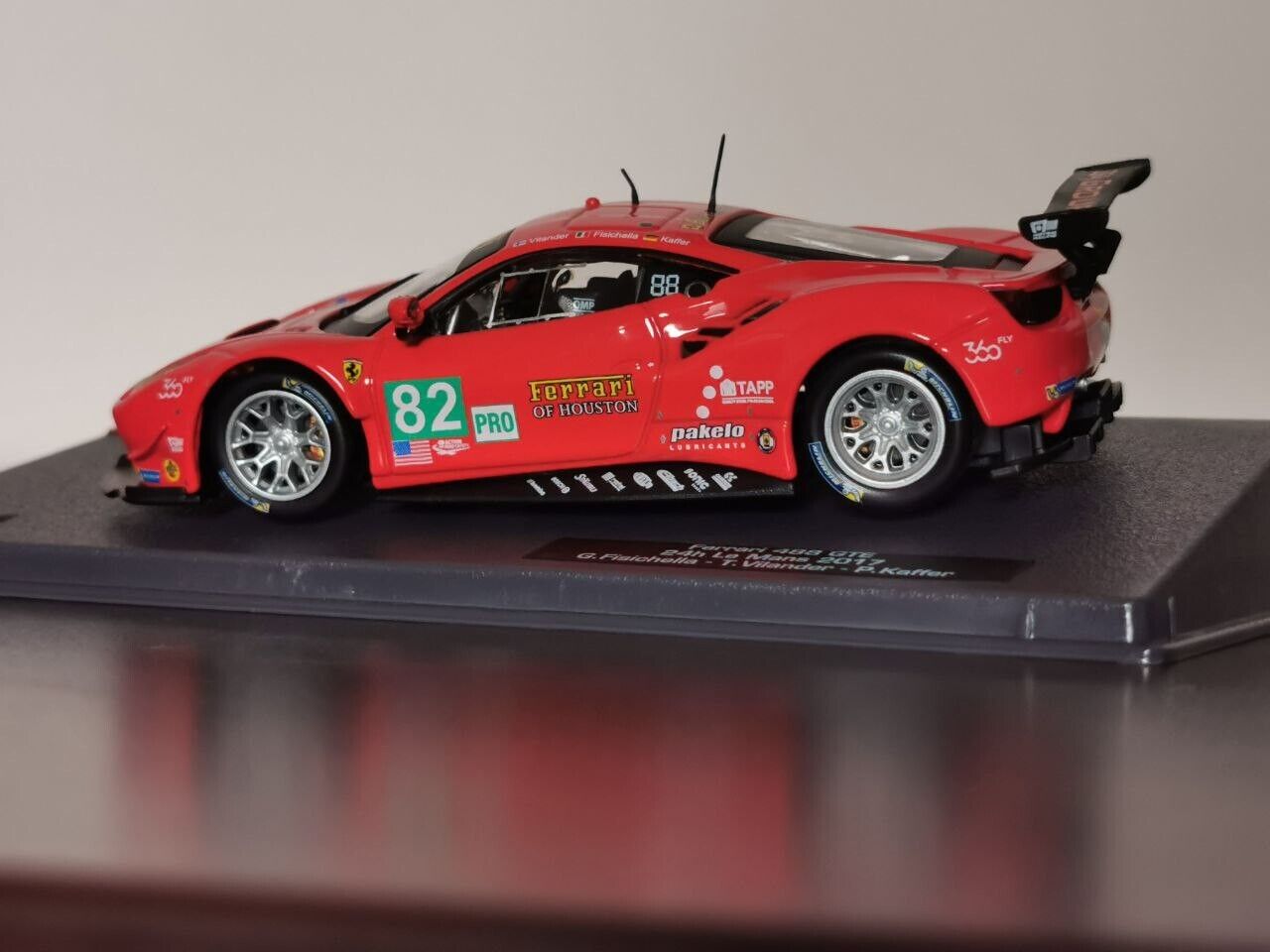 Foto 1 di 7