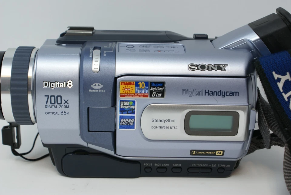 Sony DCR-TRV340 Handycam Digital8 - Probada - Ver video - Videocámara solamente Foto 2 de 4