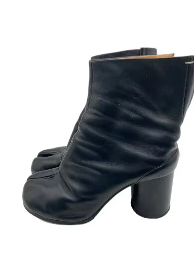 Maison Margiela / Tabi Boots / -- / Black / Leather