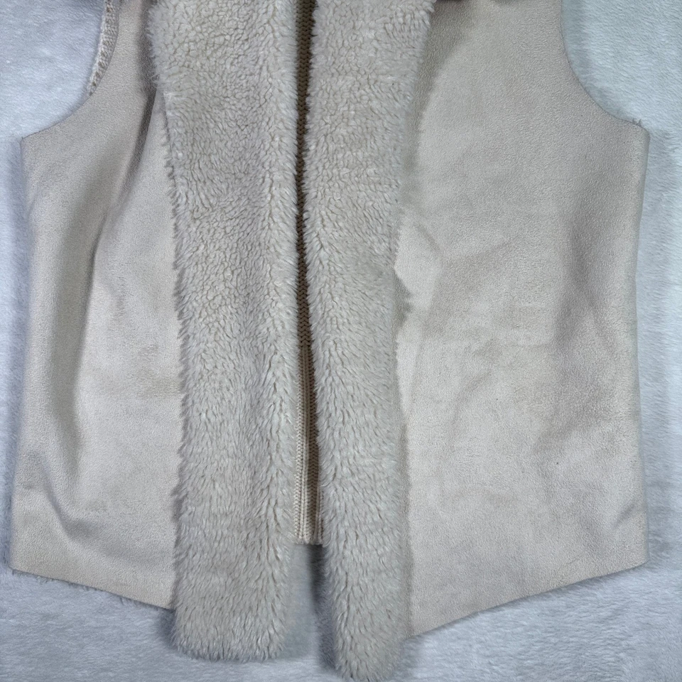 Chaleco forrado de sherpa de gamuza sintética crema LOFT Outlet para mujer talla mediana Foto 3 de 4