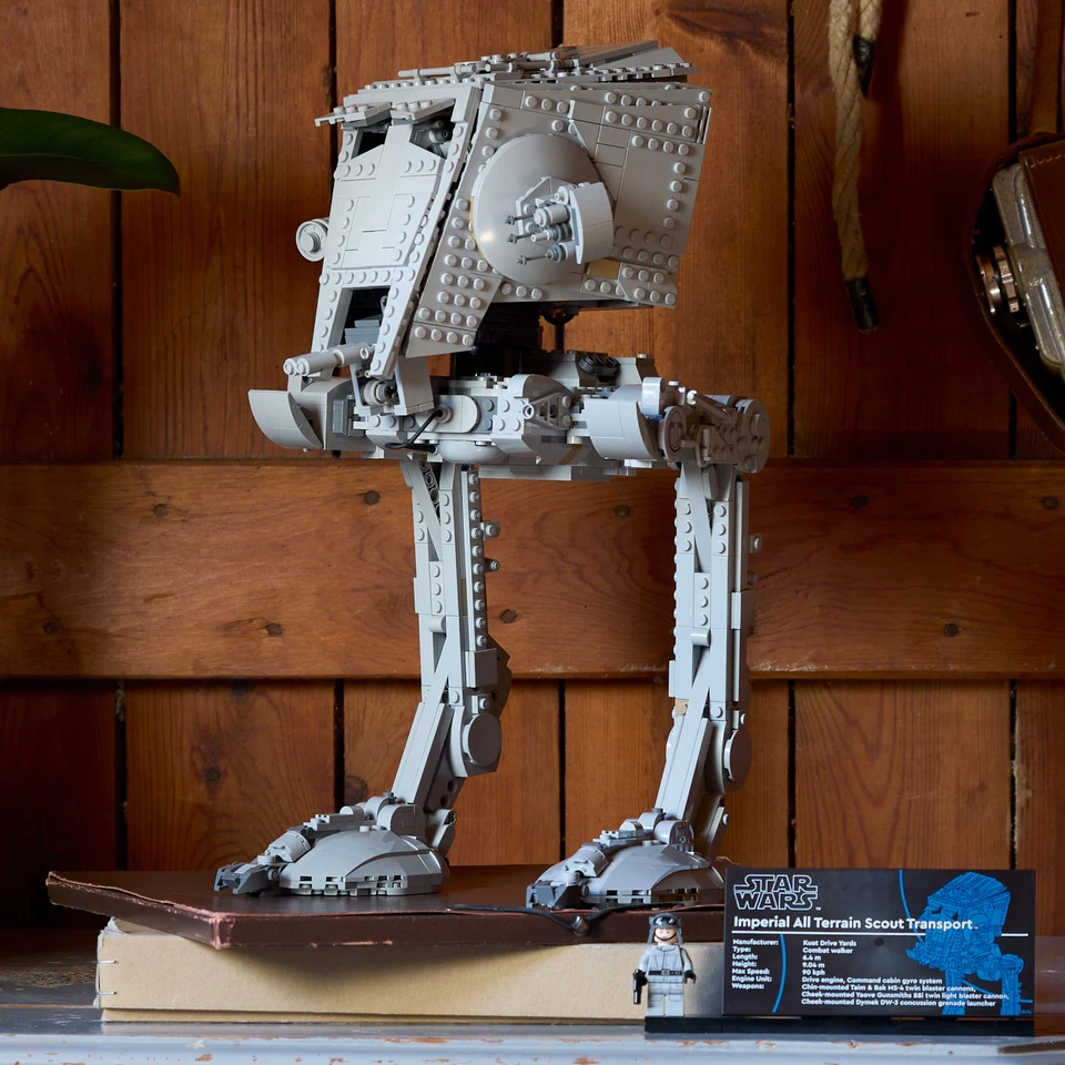 LEGO Star Wars: UCS AT-ST Walker (75417) - Image 4 of 4