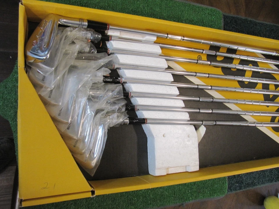 VINTAGE, WILSON SAM SNEAD SIGNATURE IRONS 3-PW, ALL ORIGINAL NEW IN BOX, NOS - Image 2 of 4
