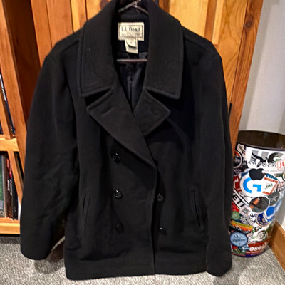 L.L.Bean Men's Black Pea Coat Lined Pockets Button Front Regular Fit Size M