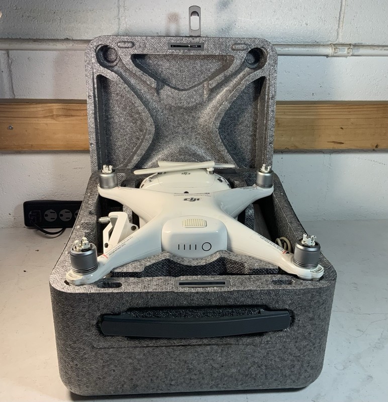 Dji Phantom 4 WM330A 4k Camera Drone With *CASE,BATTERIES,REMOTE AND CHARGER*