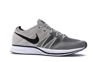 flyknit trainer pale grey