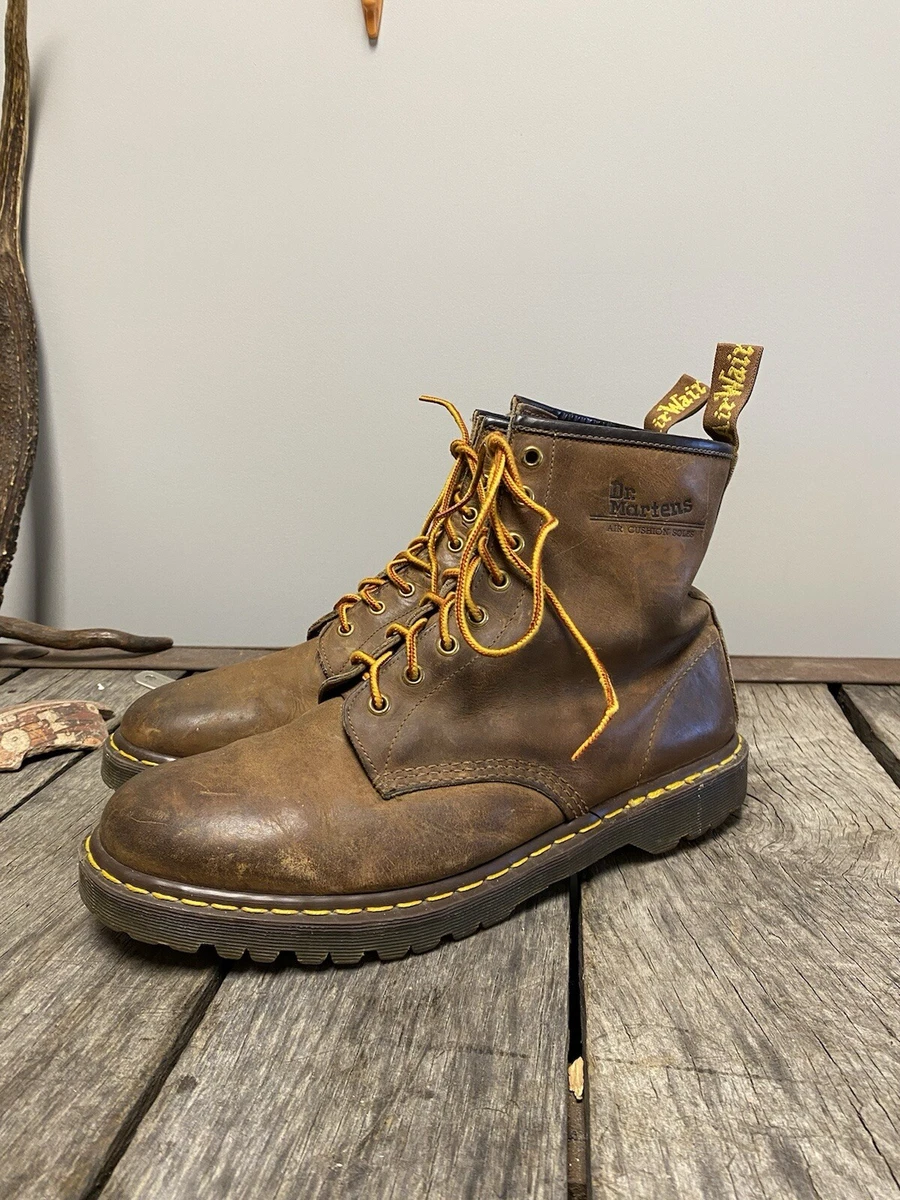 Preços baixos em Calçados Vintage Marrom Dr. Martens Botas para