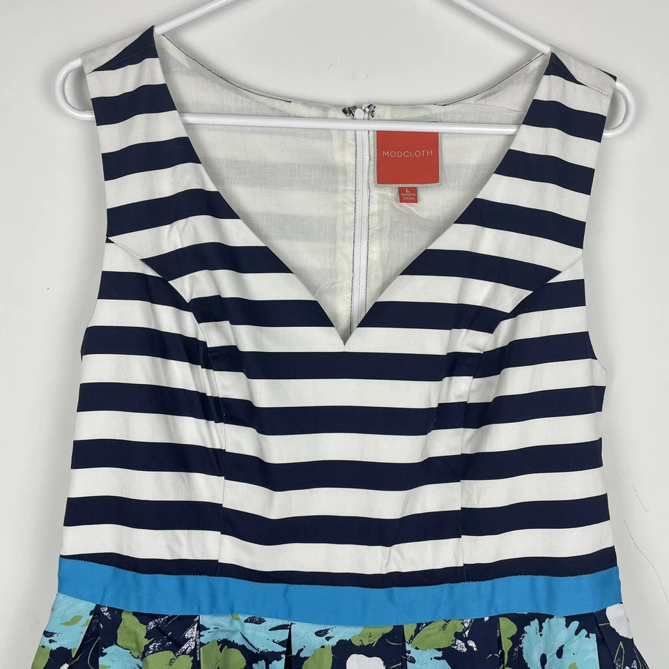 Modcloth Retro Náutico Rayas Estampado Lilypad Cuello en V Talla Bolsillos Grandes Foto 4 de 4