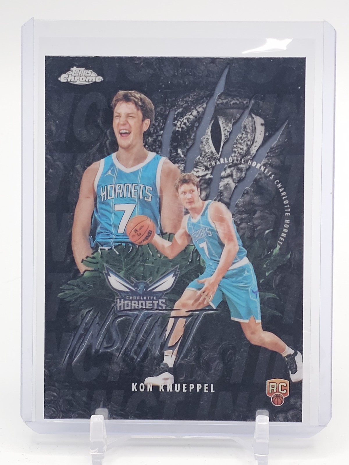 KON KNUEPPEL 2025-26 TOPPS CHROME INSTINCT ROOKIE #INS-14 HORNETS Q3893