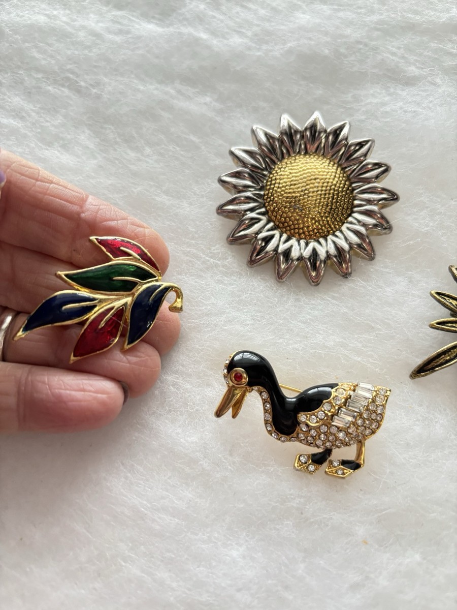Estate Find Lot Of Brooches/Pins X 4.  1-BEST View 4
