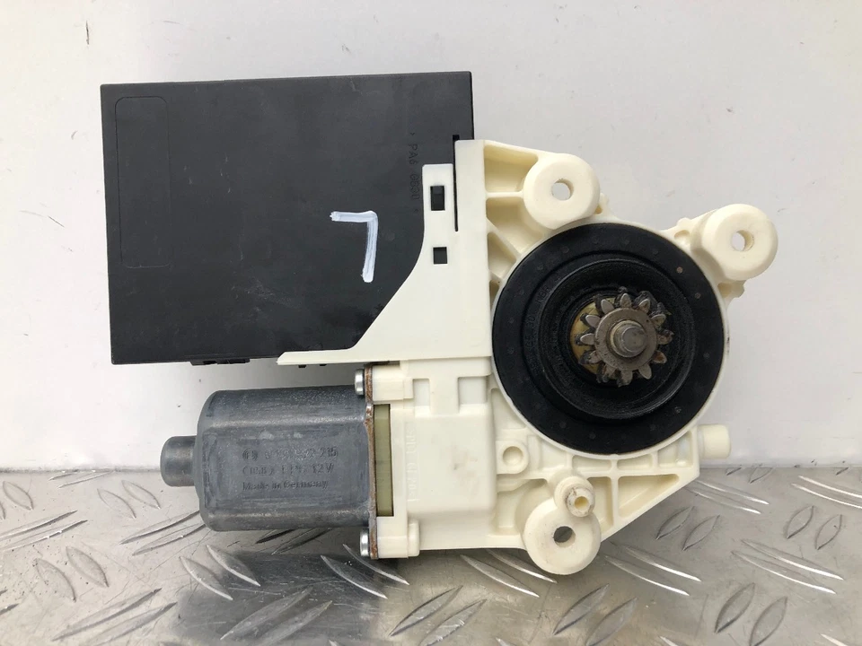 Motore alzacristalli motore alzacristalli sinistro Ford Focus II DA DP HCP 4M5T14A389AA - Immagine 2 di 4