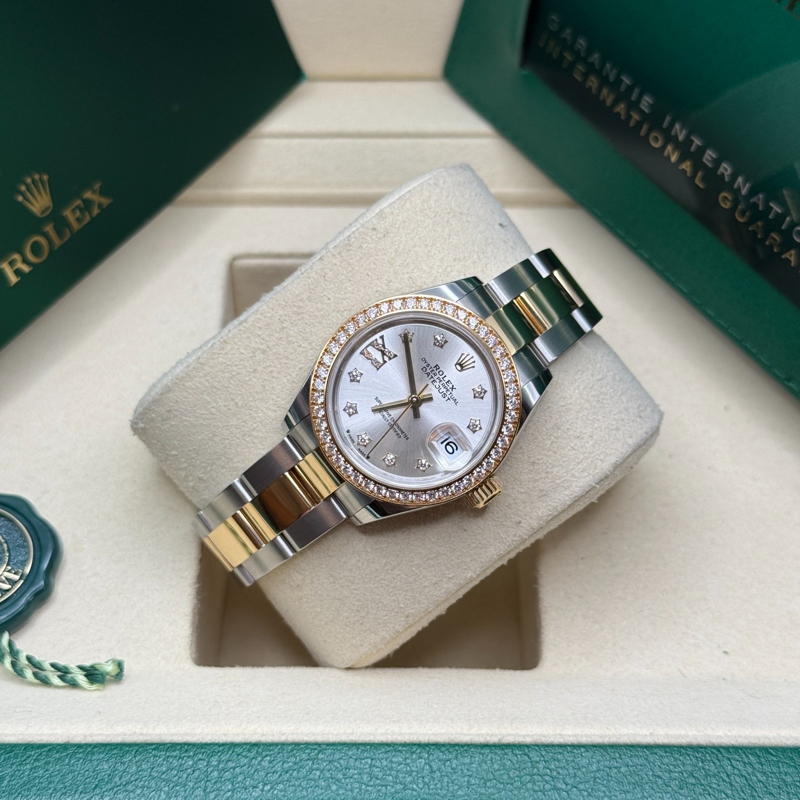 Rolex Lady-Datejust NEW 2026 Silver Star Diamond Two Tone Diamond Bezel Oyster image 5