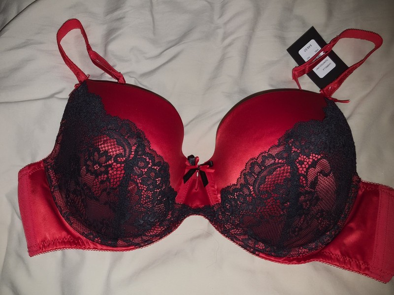BNWT Frederick of Hollywood  Bra  Red/Black 42D