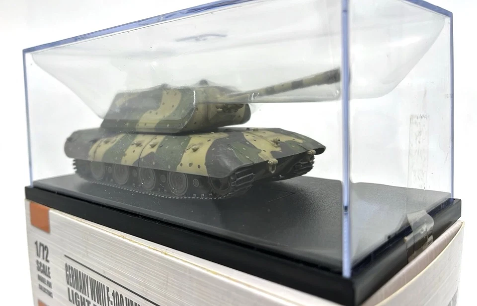 Modelcollect AS72123, Germany WWII E-100 Heavy Tank with Mouse Turret, 1946 - Image 2 of 4