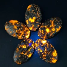 1Pcs Under UV Very Bright Yooperlite Yooper Stone Lake Superior Glowing Rock C1