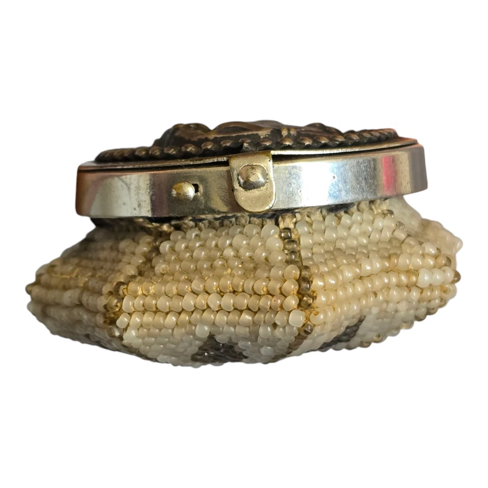 Antique Victorian Beaded Coin Purse Silver Plate Flip Top Woman w/ Parasol - Image 2 of 4